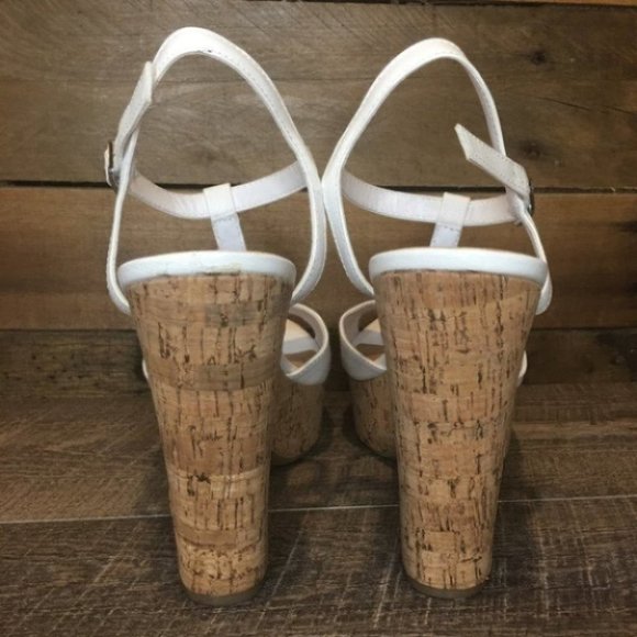 NEW Me Too T-Strap Platform Dress Sandals - Picture 7 of 9